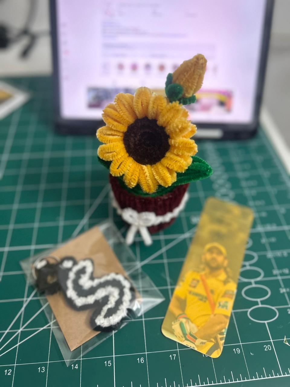 Sunflower Desk Buddy